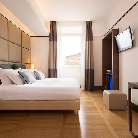 Szálloda The Independent 4*
