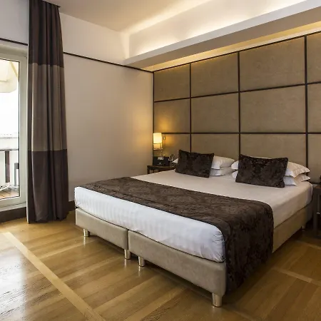 The Independent 4* Rom