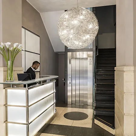 The Independent 4* Rom