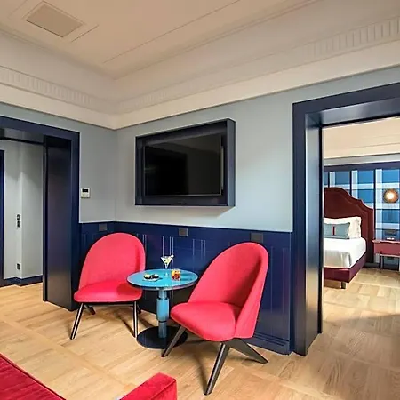 The Independent Hotel