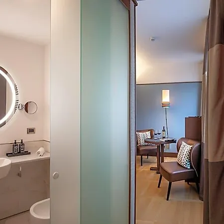 The Independent Hotel