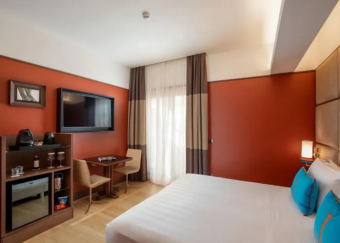 The Independent 4* Rom