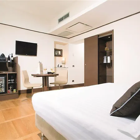 Hotel The Independent 4*